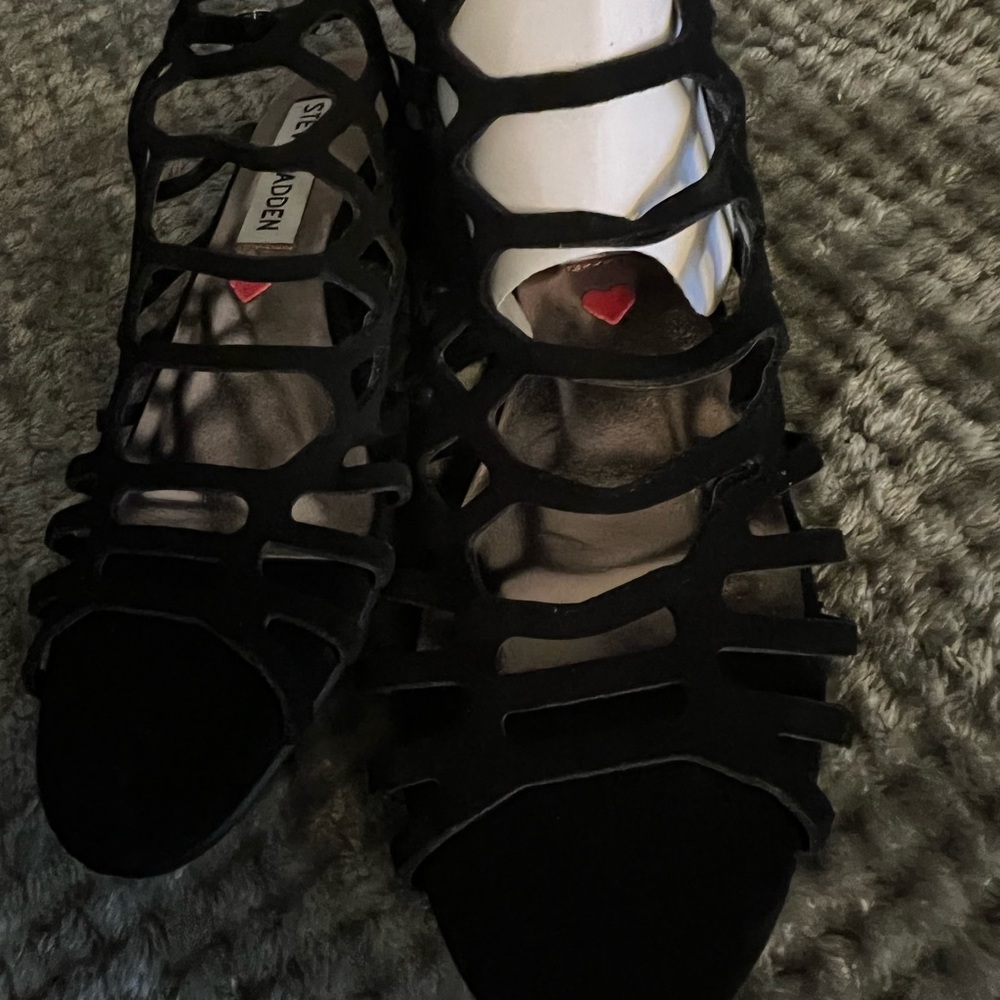 New little girl Steve Madden strappy sandals.